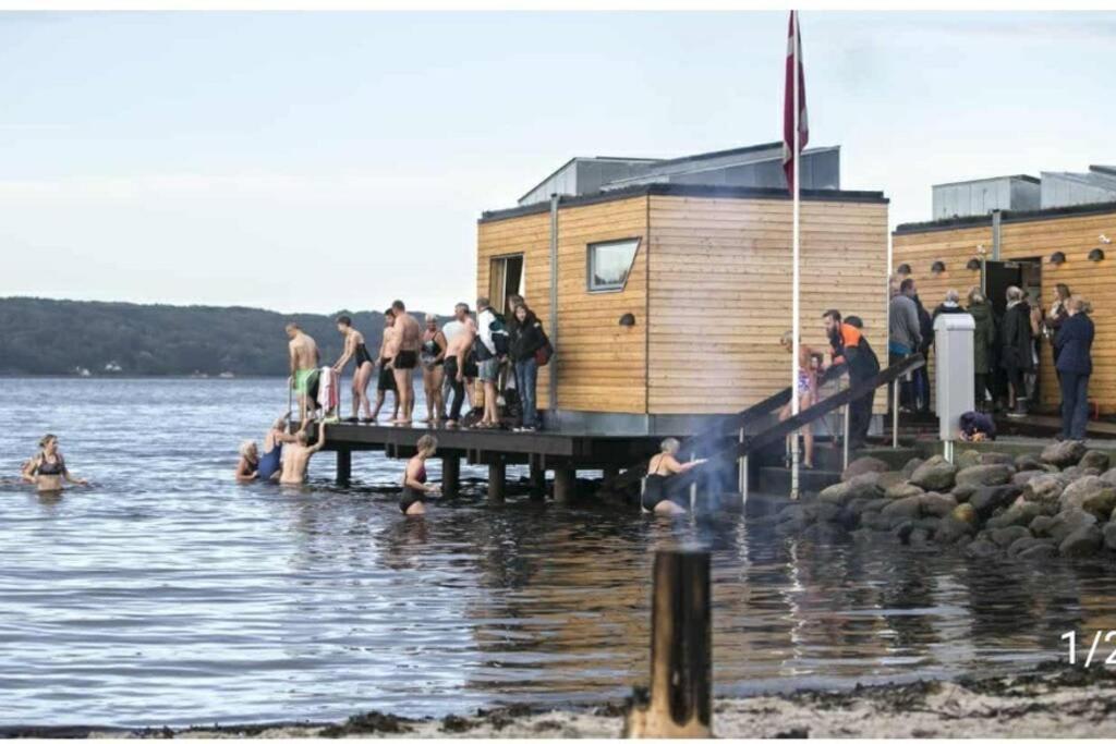 Helt Hus Naer Vejle Fjord Og Indkobs Center Vila Exterior foto