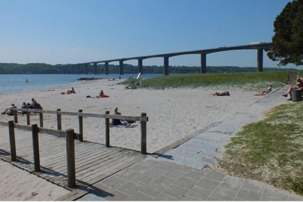 Helt Hus Naer Vejle Fjord Og Indkobs Center Vila Exterior foto